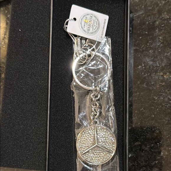 NWT SAINT TROPEZ Mercedes-Benz Silver Keychain with Swarovski stones - Picture 1 of 3
